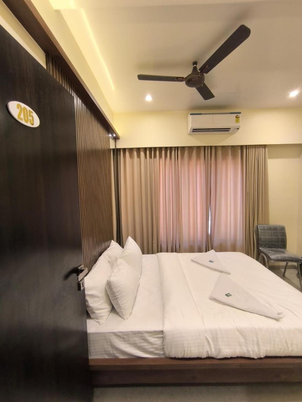Sharan Residency Hotel Navi Mumbai Exterior photo