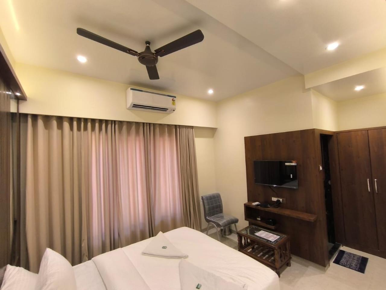 Sharan Residency Hotel Navi Mumbai Exterior photo