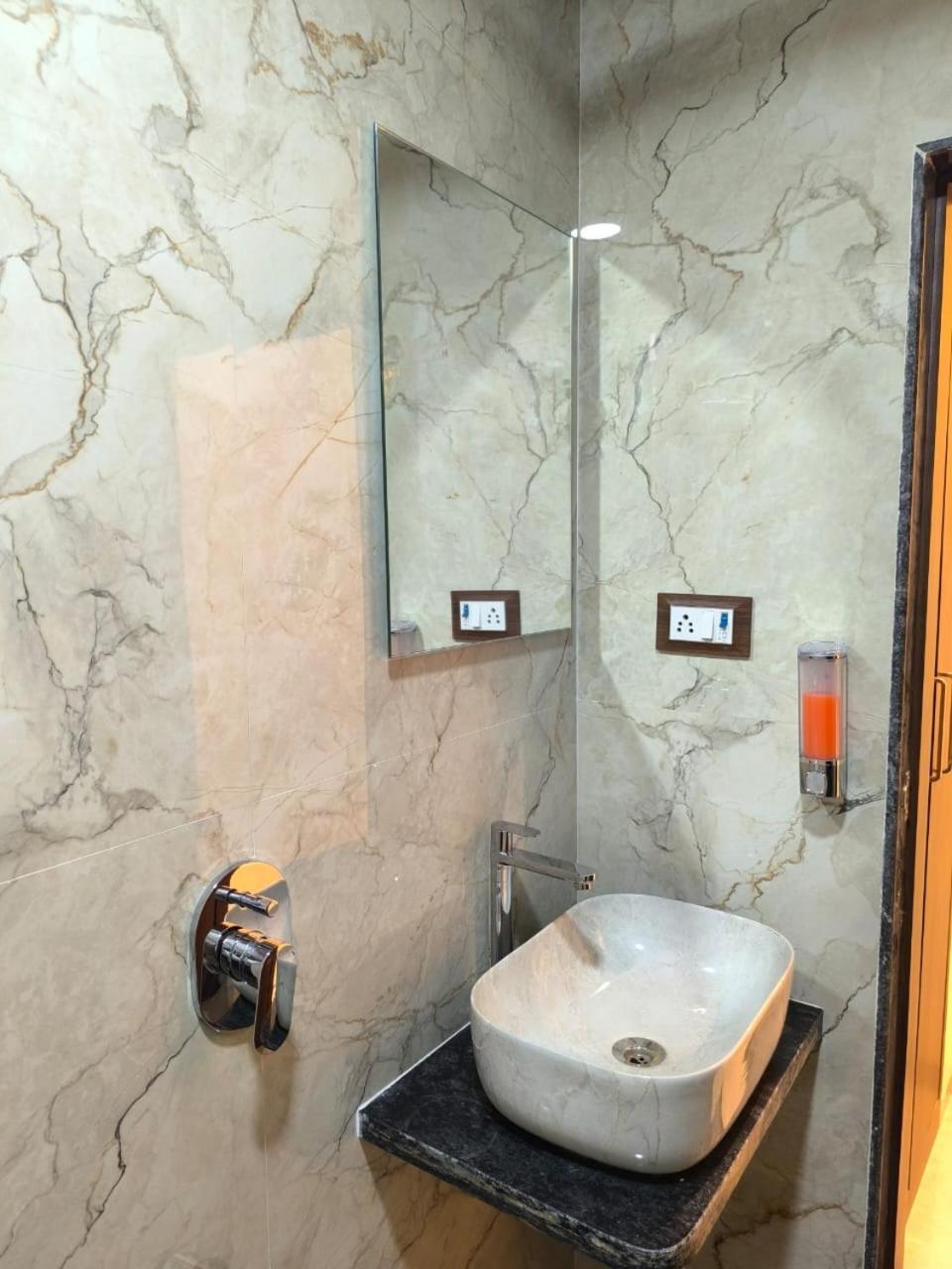 Sharan Residency Hotel Navi Mumbai Exterior photo