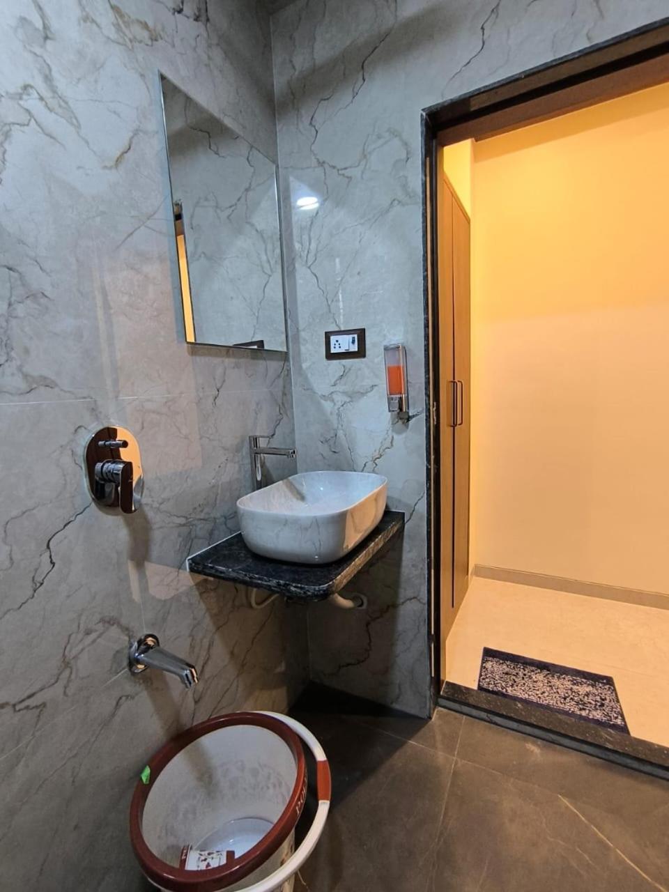 Sharan Residency Hotel Navi Mumbai Exterior photo